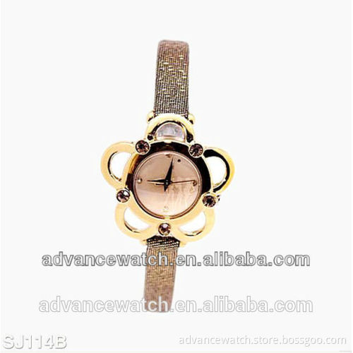 2017 wholesale cheap gift watch for girls with fashion style and quartz movement watch